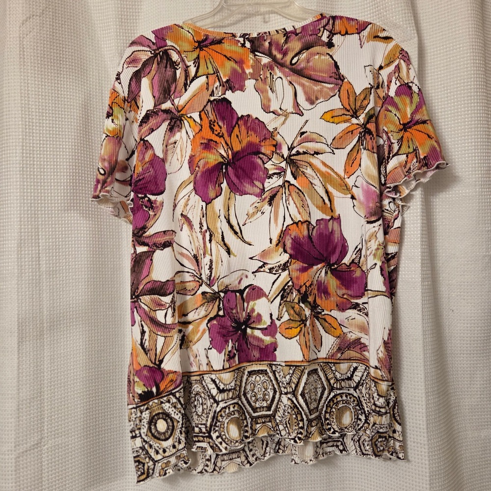 Alfred Dunner Womens Large Floral Micro Pleat Short Sleeve Lettuce Edge Top